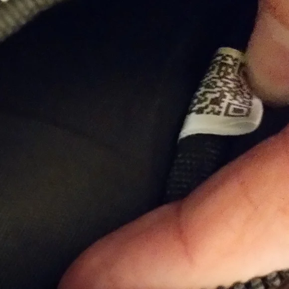 Louis Vuitton chest bag - Picture 3 of 3